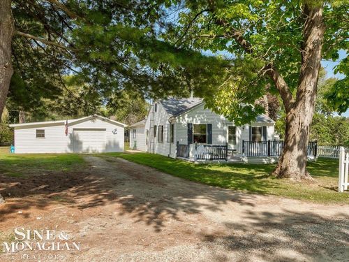 7205 Dogwood Rd, Lexington, MI, 48450-8995 | Card Image