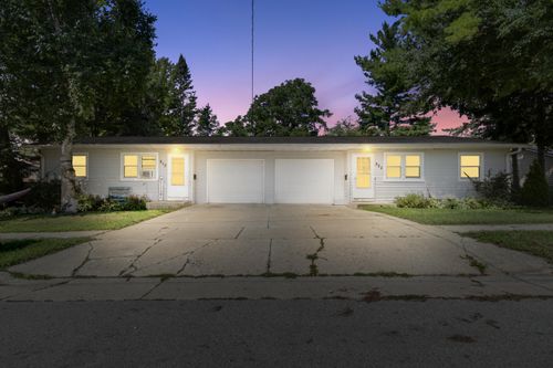 523-517523 Fourth St, Hartford, WI, 53027-1303 | Card Image