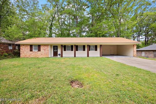 908 Live Oak Dr, Clinton, MS, 39056-3623 | Card Image