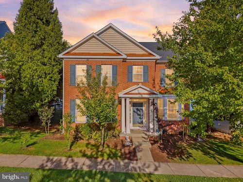 58 Braddock St, CHARLES TOWN, WV, 25414-5088 | Card Image