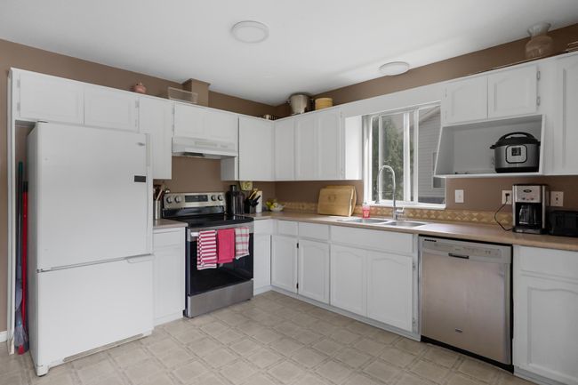 34874 High Dr, House other with 4 bedrooms, 3 bathrooms and 8 parking in Abbotsford BC | Image 9