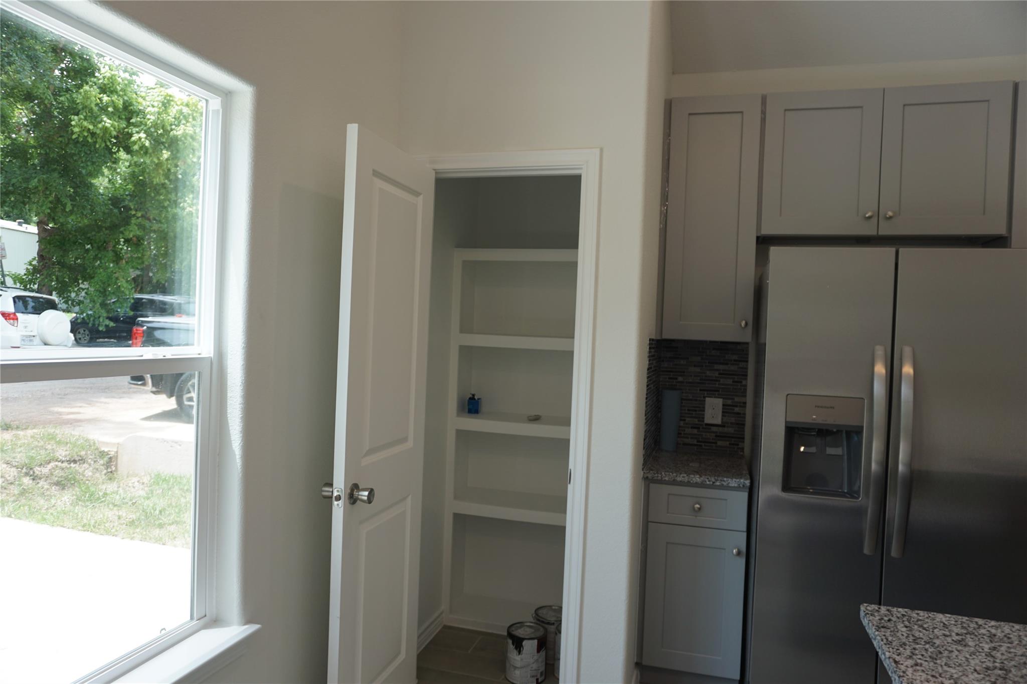 Residential Lease in Willis 4