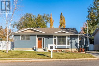 7 Sullivan Rd Sw, House other with 3 bedrooms, 2 bathrooms and 2 parking in High River AB | Image 1