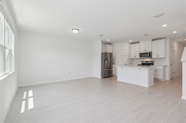 16403 Bird Of Paradise Ave, Townhouse with 3 bedrooms, 3 bathrooms and null parking in CLERMONT FL | Image 8