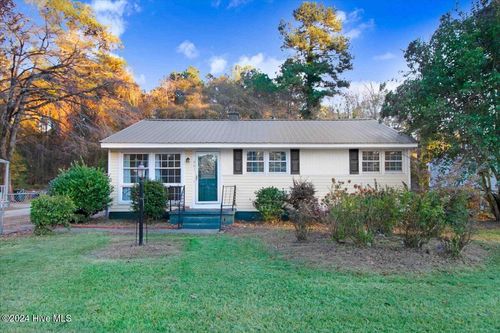 901 Candlewood Dr, Kinston, NC, 28501-1807 | Card Image