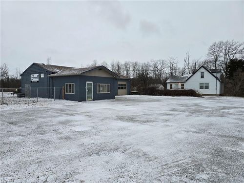 {{alt}} | Card Image