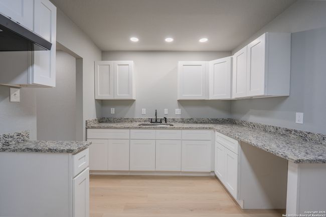 234 Gaiety Ln, House other with 3 bedrooms, 2 bathrooms and null parking in Kirby TX | Image 14