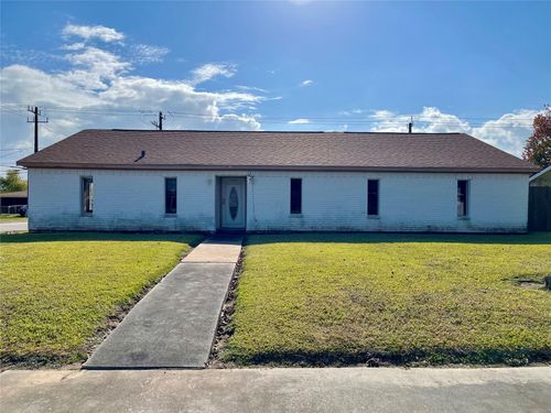 903 W 8th St, Freeport, TX, 77541-5437 | Card Image