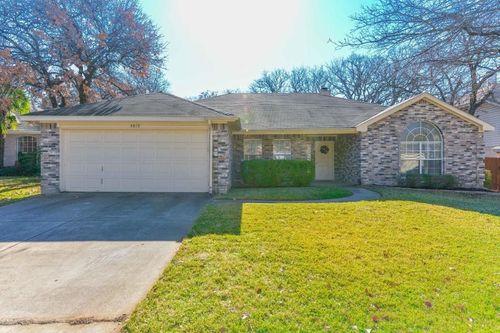 4810 Landrun Ln, Arlington, TX, 76017-3036 | Card Image