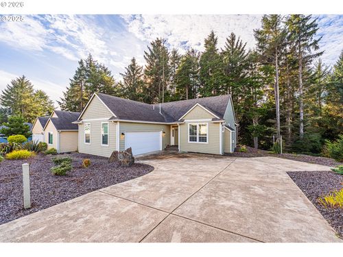 4161 Se Inlet Ave, Lincoln City, OR, 97367-1621 | Card Image