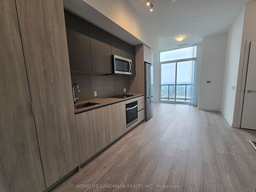 5858 Yonge St, North York, ON, M2M3T3 | Card Image
