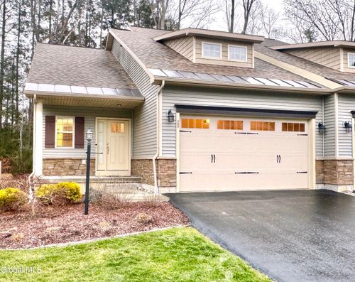 25 Canterbury Ln, Delmar, NY, 12054-9725 | Card Image