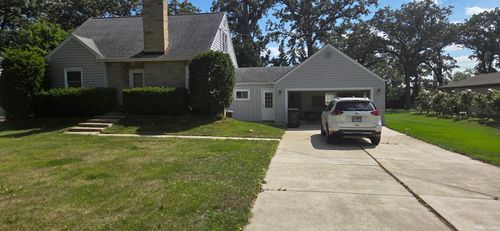 9525 W Oak Pl, Des Plaines, IL, 60016-1538 | Card Image