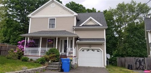 27 Amber Pl, Waterbury, CT, 06705-3067 | Card Image