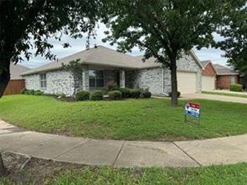 2001 Lake Trail Dr, Heartland, TX, 75126-8275 | Card Image