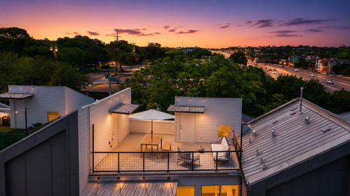5-1500 Summit St, Austin, TX, 78741-2540 | Card Image