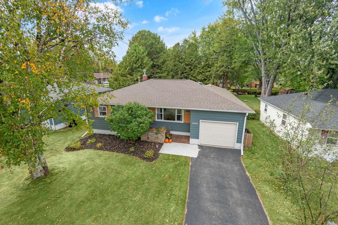 6th St, Menominee, MI 49858