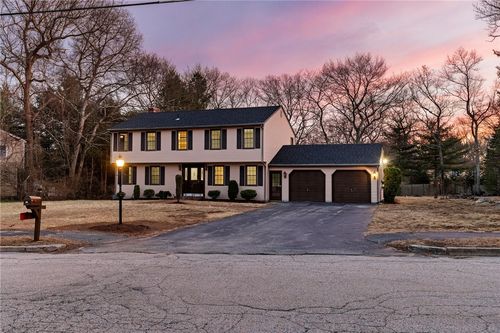 10 Eastgate Dr, Coventry, RI, 02816-6450 | Card Image