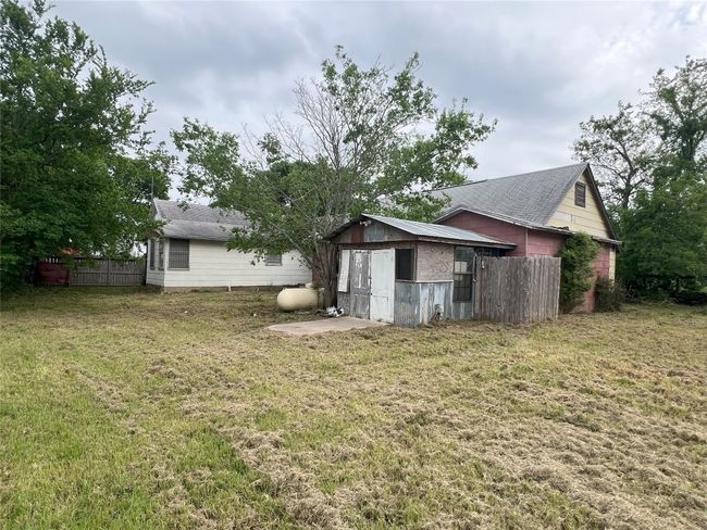 A - 5619 Fm 535, House other with 5 bedrooms, 1 bathrooms and 8 parking in Cedar Creek TX | Image 32