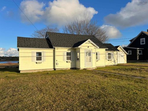 3355 Highway 3, Barrington Passage, NS, B0W1E0 | Card Image