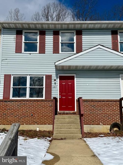 182 E Village Rd, ELKTON, MD, 21921-6280 | Card Image