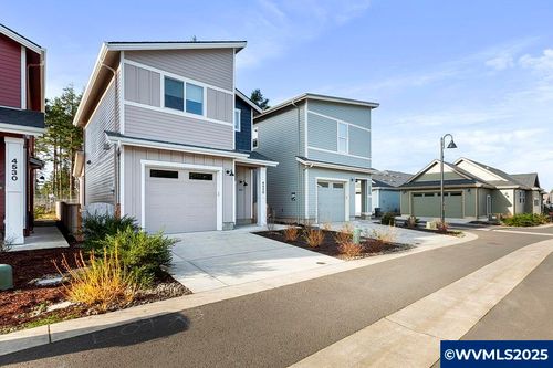 4520 Se Fleming St, Newport, OR, 97366-9205 | Card Image
