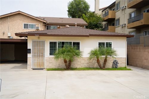 7913 Howe St, Paramount, CA, 90723 | Card Image