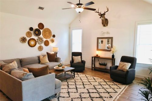 4020 Brownway Dr, College Station, TX, 77845-2202 | Card Image