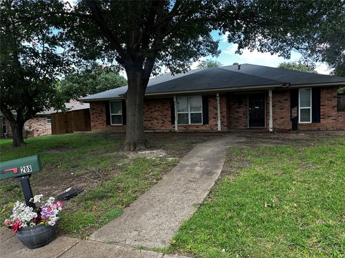 208 Connie Dr, Desoto, TX, 75115-6216 | Card Image