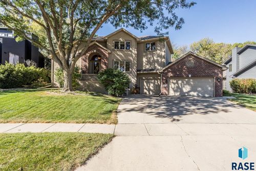 4509 S River Oaks Dr, Sioux Falls, SD, 57105-7036 | Card Image