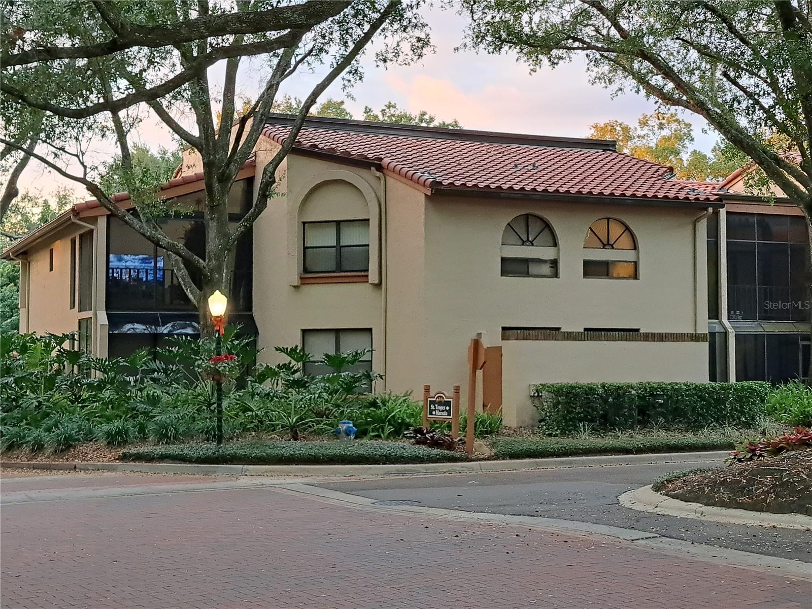 Saint Tropez Cir, Orlando, FL 32806
