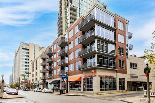 302-9 N Euclid Ave, Saint Louis, MO, 63108-1458 | Card Image