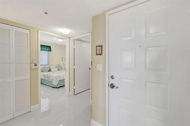 APT-908 - 2334 S Cypress Bend Dr, Condo with 3 bedrooms, 2 bathrooms and null parking in Pompano Beach FL | Image 18