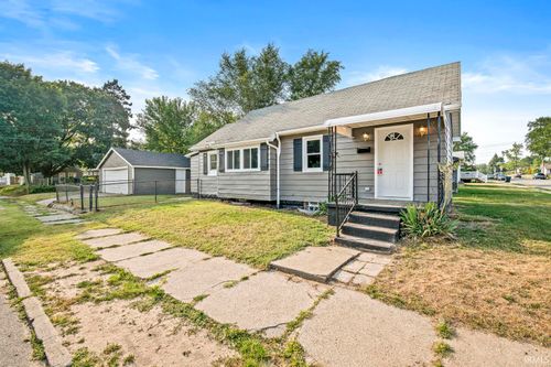 633 S 26th St, South Bend, IN, 46615-2203 | Card Image