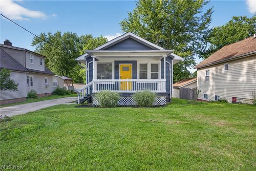 3226 W Ridgewood Drive, Parma, OH, 44134 | Card Image