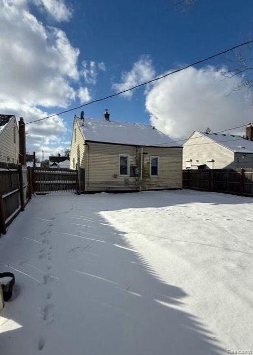 11660 Hubbell St, Detroit, MI, 48227-2725 | Card Image