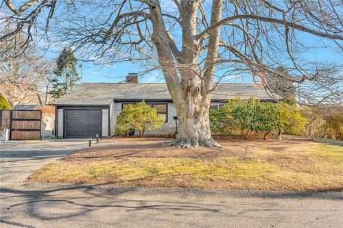 1 Collins Ter, Middletown, RI, 02842-5417 | Card Image