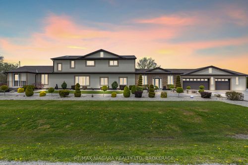 724 Line 3 Rd, Niagara on the Lake, ON, L0S1J0 | Card Image