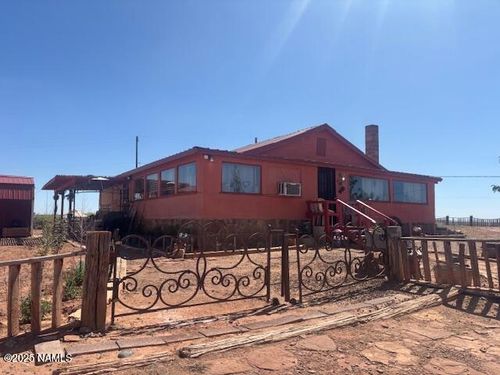 101 S Desert Hills Rd, Winslow, AZ, 86047-9328 | Card Image