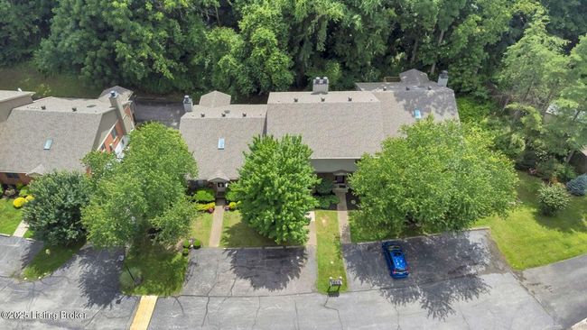 5503 Forest Lake Dr, Condo with 2 bedrooms, 3 bathrooms and null parking in Prospect KY | Image 45