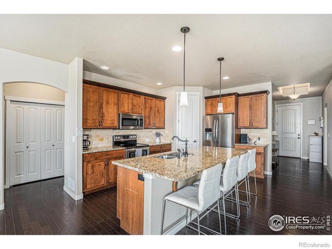 kitchen island with seating | Image 4