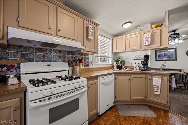 2474 Yamashita St, House other with 3 bedrooms, 2 bathrooms and null parking in Logandale NV | Image 13