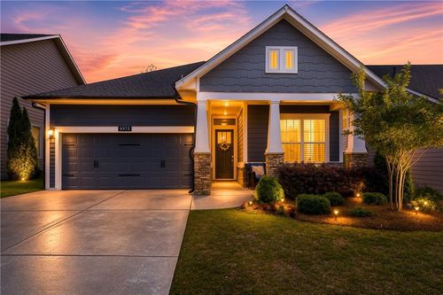 6973 River Rock Dr, Flowery Branch, GA, 30542-2531 | Card Image