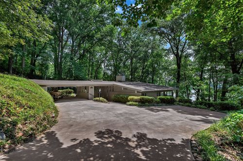 1613 S Arlington Dr, Seneca, SC, 29672-9158 | Card Image