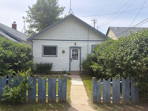 301 2 St E, Drumheller, AB, T0J0Y4 | Card Image