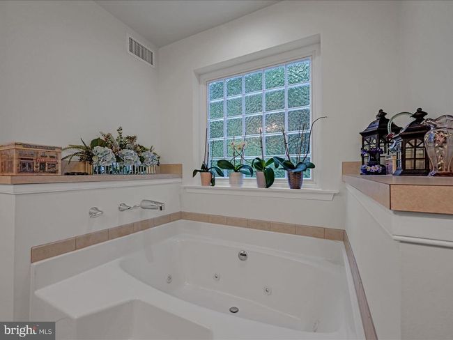 2416 Crow Foot Dr, House other with 3 bedrooms, 3 bathrooms and null parking in AUBURN PA | Image 17