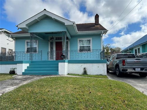 4431 Demontluzin St, New Orleans, LA, 70122-6101 | Card Image
