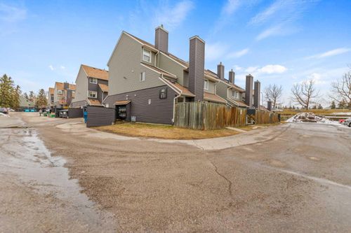 129-46 Glamis Green Sw, Calgary, AB, T3E6V1 | Card Image