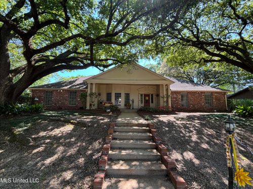 5365 River Thames Rd, Jackson, MS, 39211-4639 | Card Image