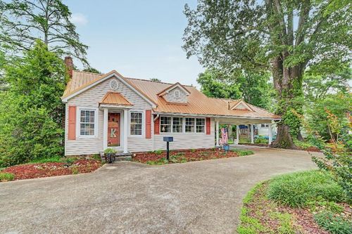 562 N Jackson St, Houston, MS, 38851-1825 | Card Image